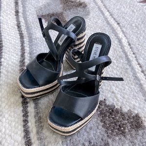 Steve Madden platform heels - Black and Tan